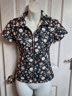 Zip-Front Floral Button Down Shirt - Navy with Peach & White Flowers